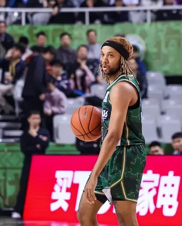 宁波逆转送同曦三连败 帕克低迷王世龙战术失误