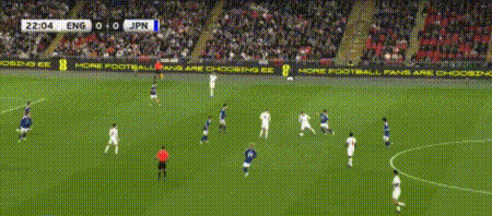 日本队1-0力克英格兰，巴萨式破门展现战术精髓