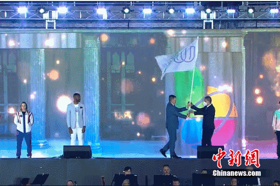 竹光奖牌：以回收金属制成、内藏可双面佩戴的