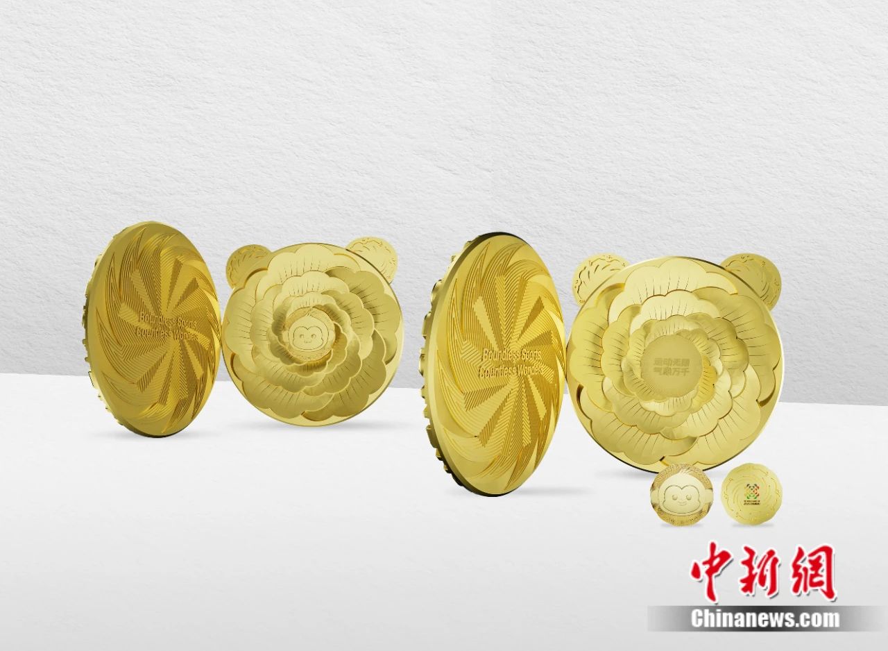 竹光奖牌：以回收金属制成、内藏可双面佩戴的