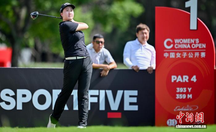 范双双首轮独领风骚 -6成